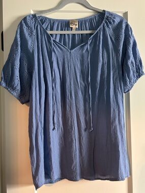 Como Vintage Periwinkle Blue Eyelet Sleeve Peasant Top